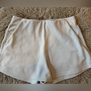 Lululemon soft stream ribbed short in Bone